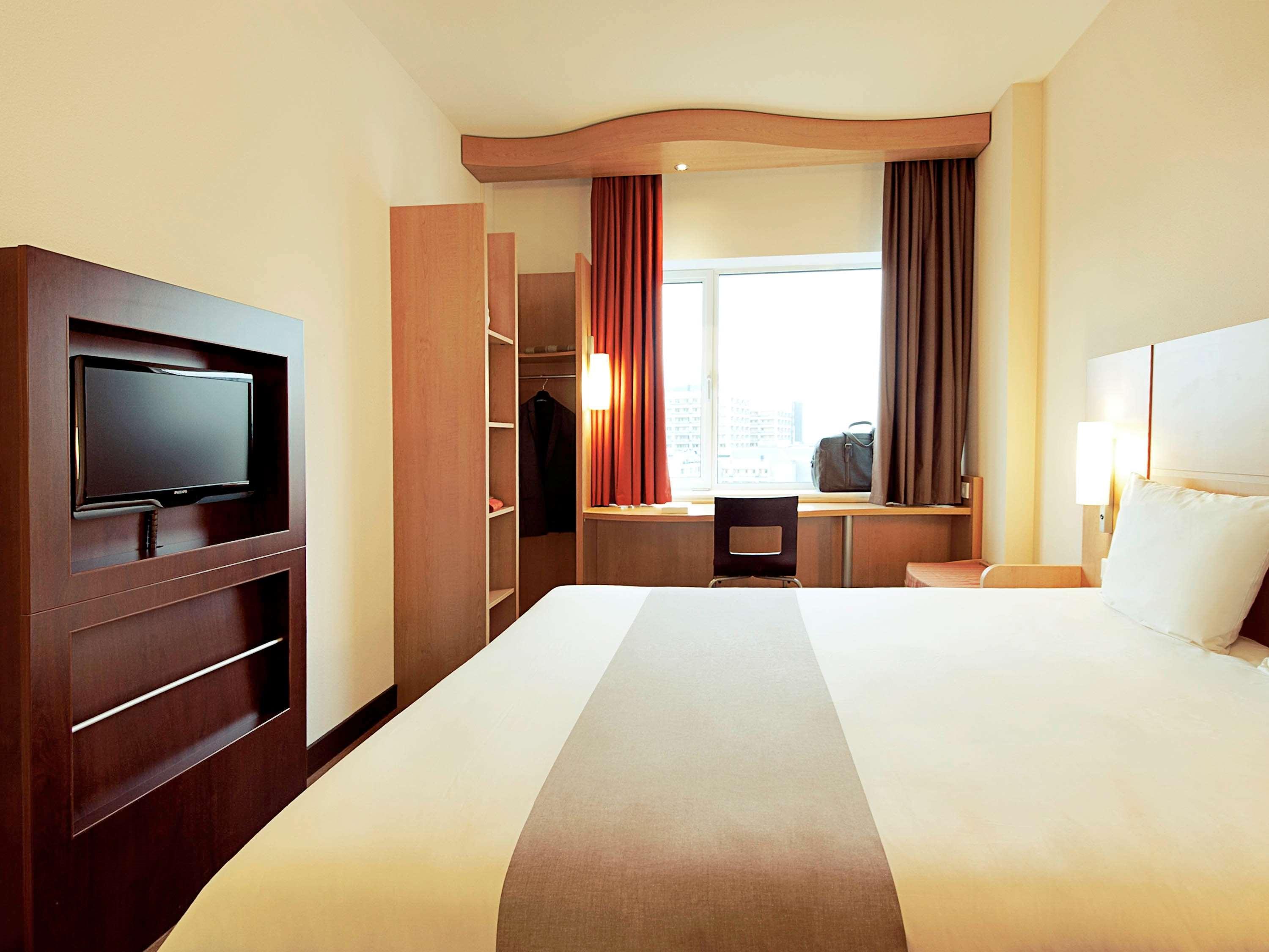 Ibis Baar Zug Экстерьер фото